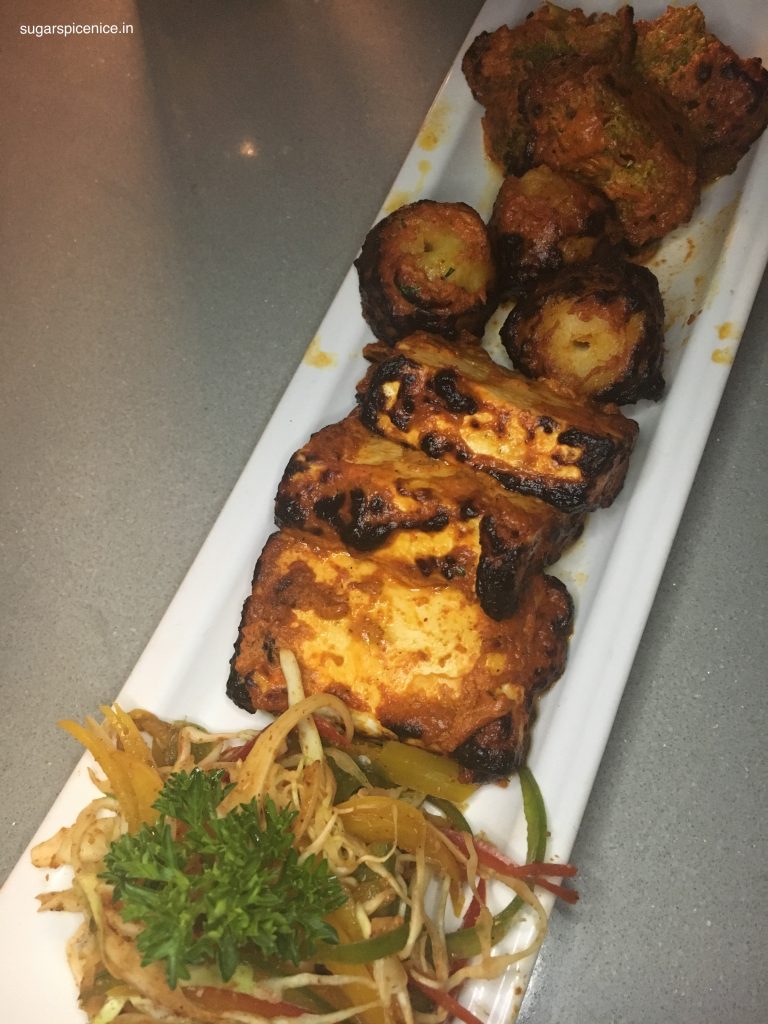 TRE LOUNGE Tre Tandoori Platter