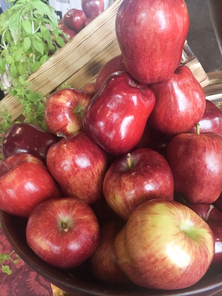 Washington Apples in India Red