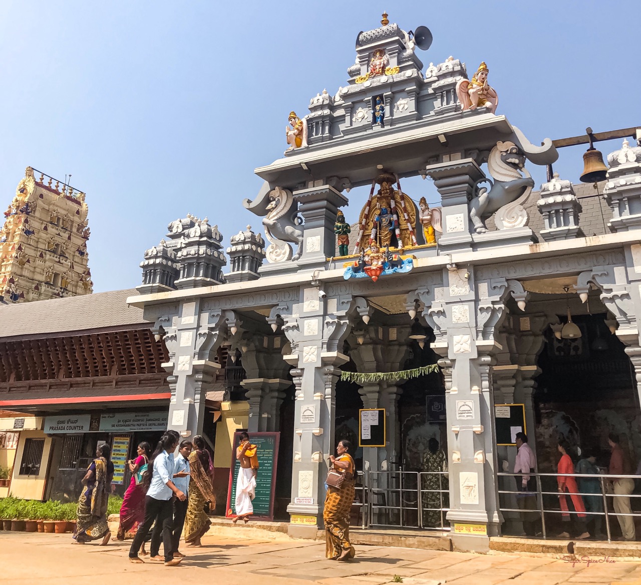Krishna Temple Udupi - Shri Krishna Matha - SugarSpiceNice